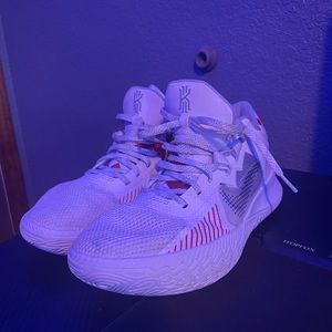 Kyrie Basketball Shoes